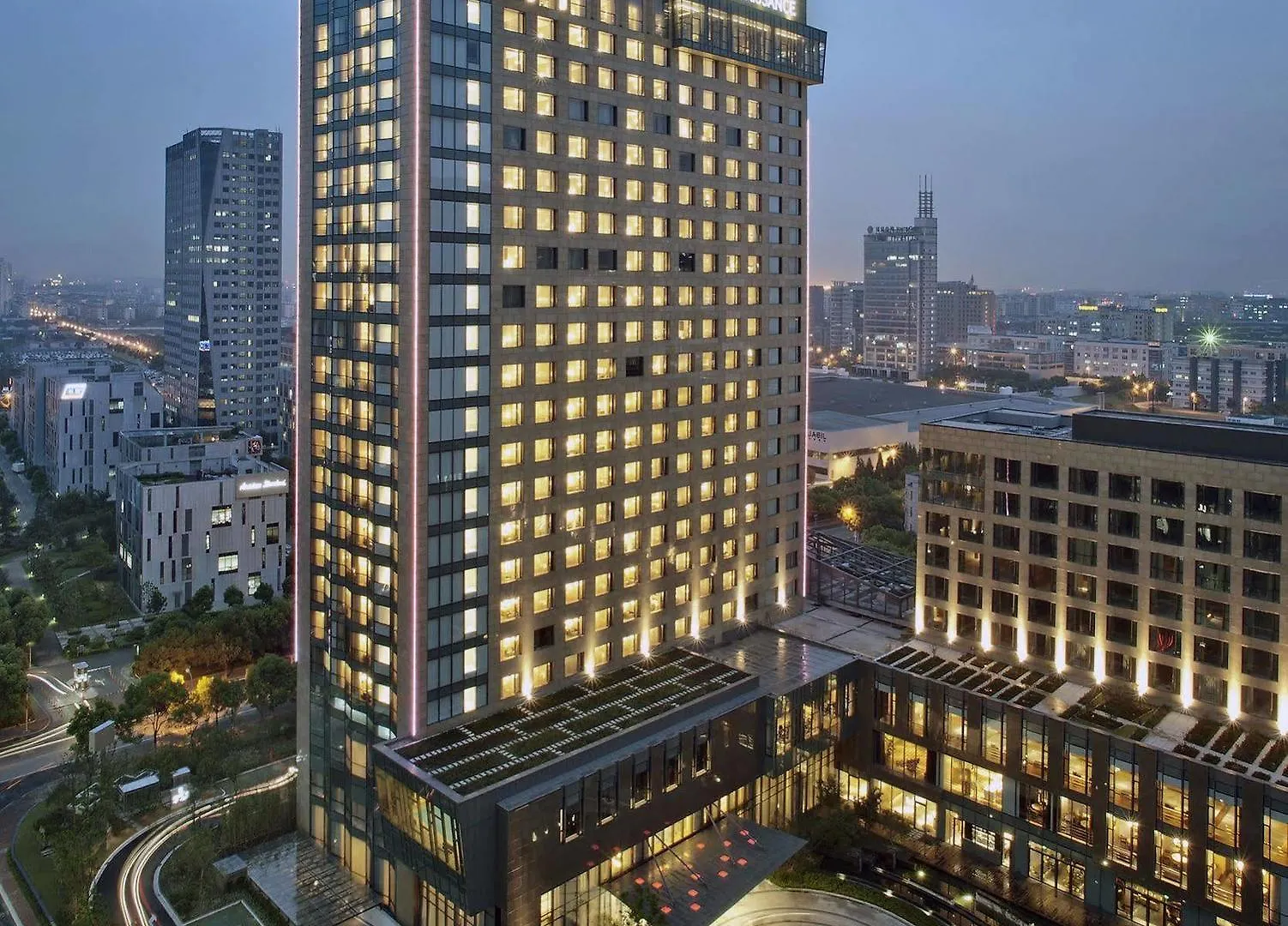 Renaissance Shanghai Caohejing Hotel 5*,