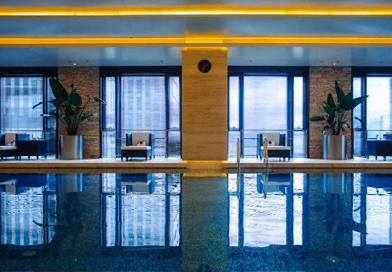 Renaissance Shanghai Caohejing Hotel 5*,